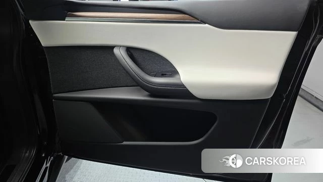 Tesla Model X id 4433032 из Кореи 17
