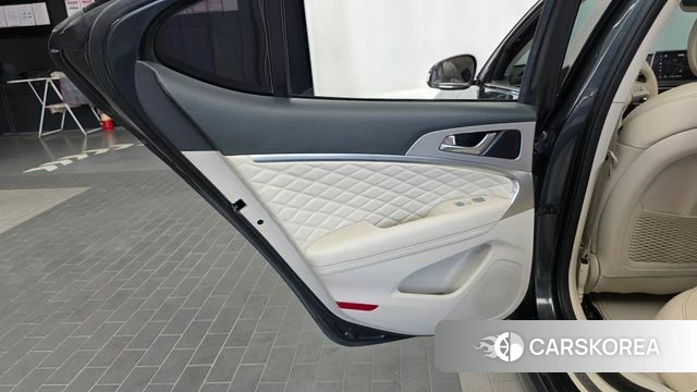 Genesis G70 id 4895468 из Кореи 17