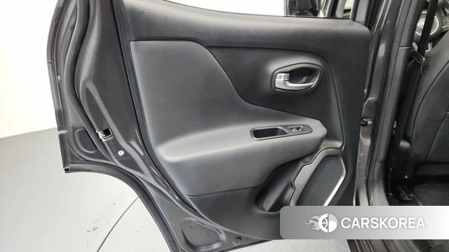 Jeep Renegade id 4604999 из Кореи 17