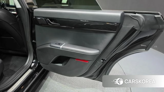 Hyundai Grandeur Hybrid (GN7) id 4201661 из Кореи 17