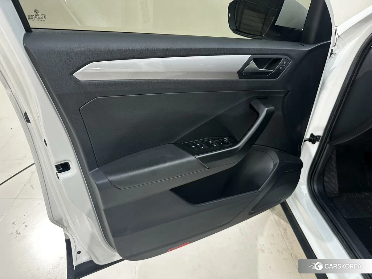 Volkswagen T-Roc id 4504683 из Китая 17