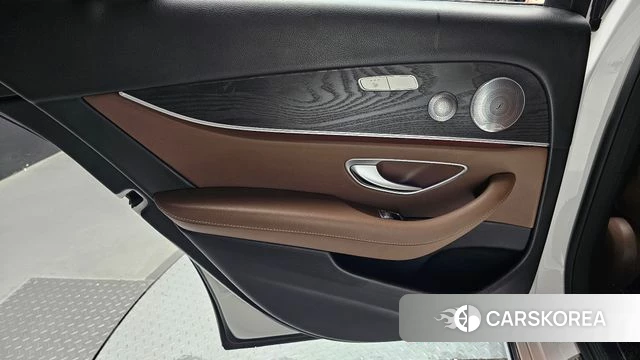 Mercedes-Benz E-Class W213 id 4496988 из Кореи 17