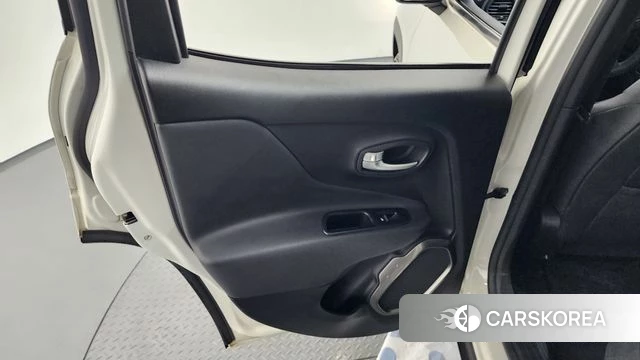 Jeep Renegade id 4203576 из Кореи 17