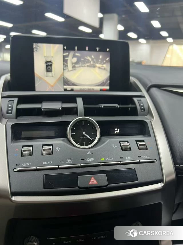 Lexus NX id 4263383 из Китая 17
