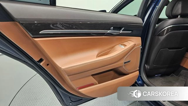 Genesis G90 id 4626000 из Кореи 17