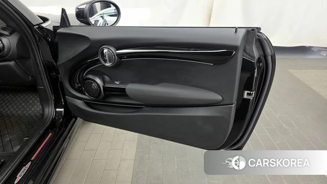 Mini Cooper S Convertible id 4186452 из Кореи 17