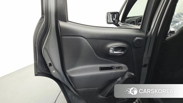 Jeep Renegade id 4376560 из Кореи 17