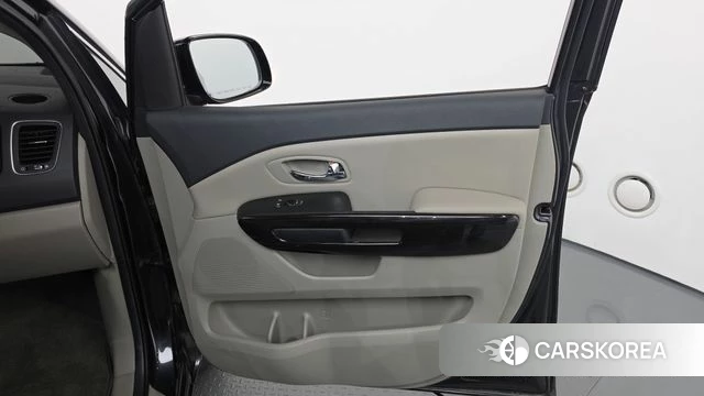 Kia The New Carnival id 4785365 из Кореи 17