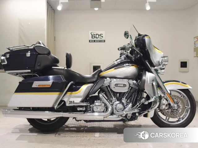 Проданный Harley-Davidson Electra Glide FLHTCUSE1800 CVO 2012 из Японии