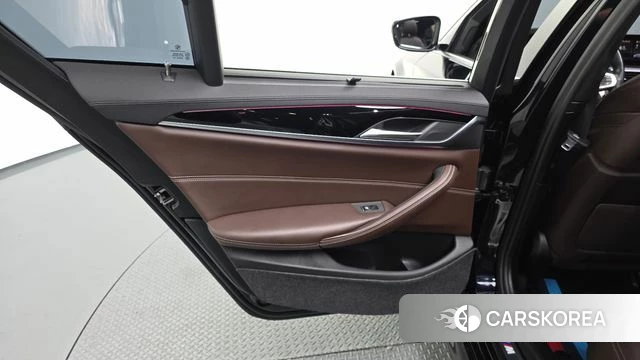 BMW 5 Series (G30) id 4737390 из Кореи 17