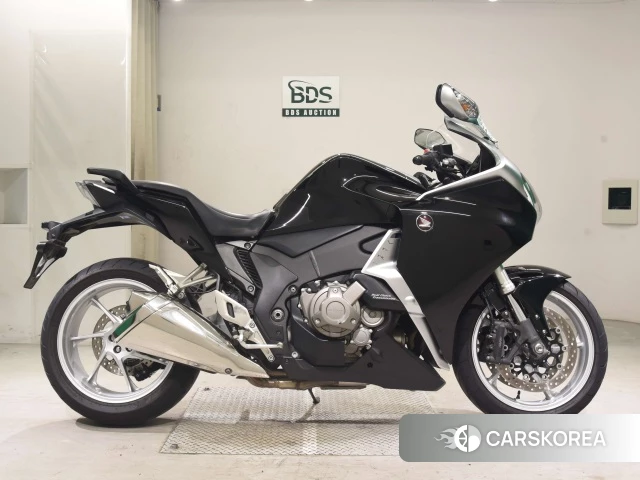 Проданный Honda VFR1200F DCT 2015 из Японии