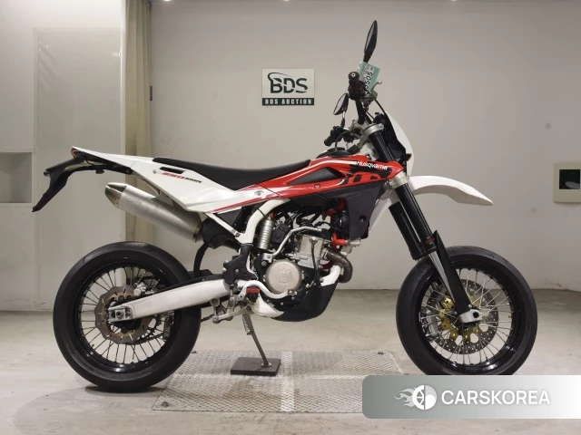 Проданный Husqvarna SM250R 2010 из Японии