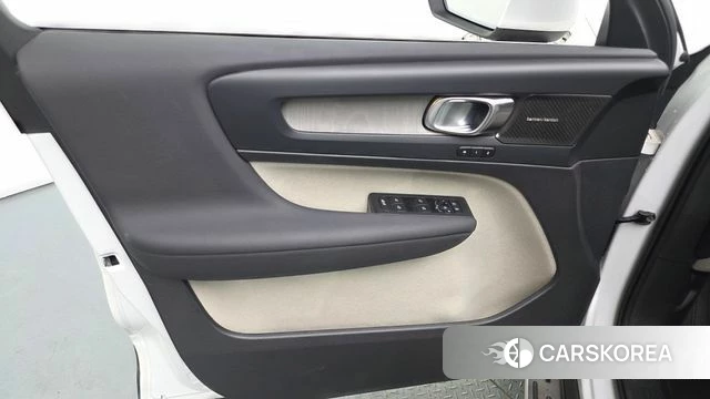 Volvo XC40 id 4408695 из Кореи 17