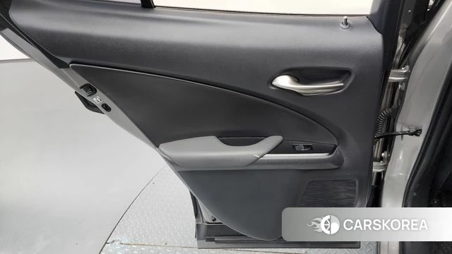 Lexus UX250h id 4508313 из Кореи 17