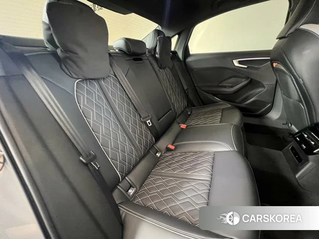 Audi A5L id 4272596 из Китая 17