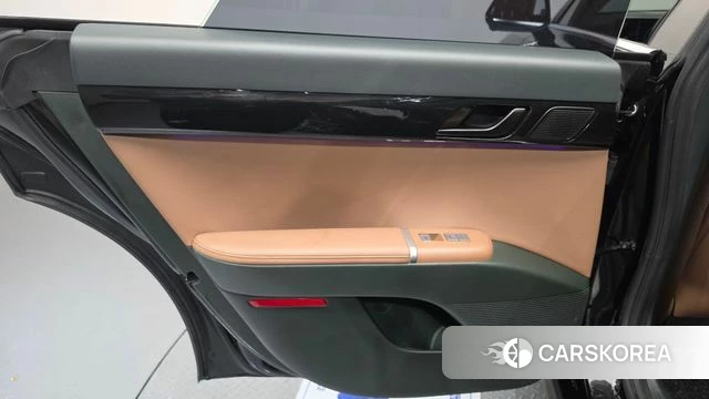 Hyundai Grandeur (GN7) id 4230697 из Кореи 17