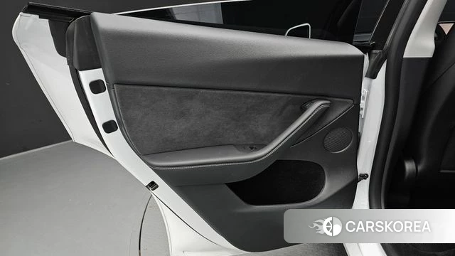 Tesla Model Y id 4360379 из Кореи 17