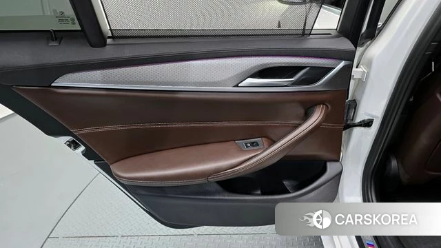 BMW 5 Series (G30) id 4285427 из Кореи 17