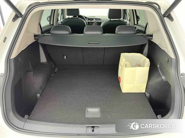 Volkswagen Tiguan L id 4258436 из Китая 17