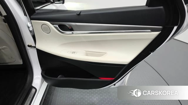 Hyundai The New Grandeur IG Hybrid id 4343595 из Кореи 17