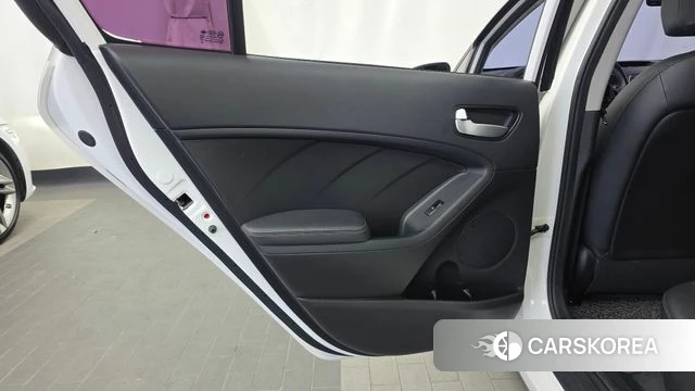 Kia The New K3 id 4521040 из Кореи 17