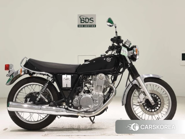 Проданный Yamaha SR400 2018 из Японии
