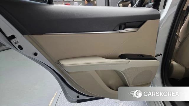 Toyota Camry (XV70) id 4377875 из Кореи 17