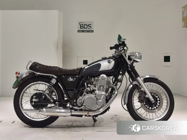 Проданный Yamaha SR400 2021 из Японии
