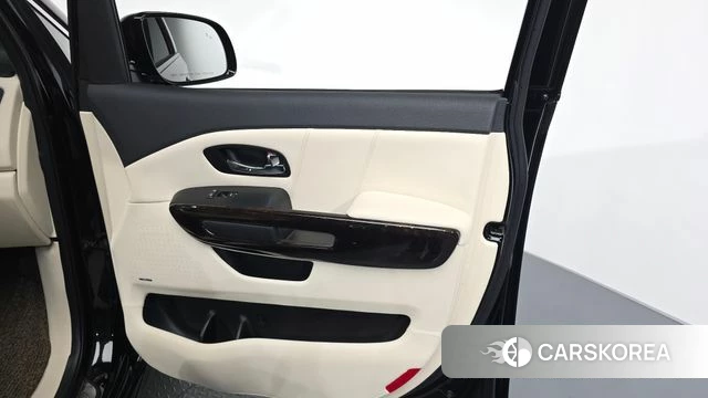 Kia The New Carnival id 4496633 из Кореи 17