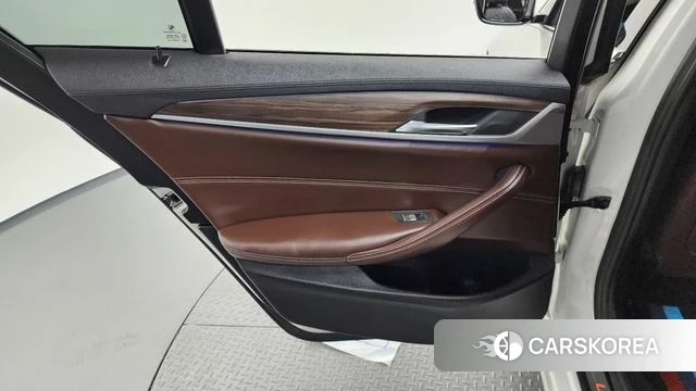 BMW 5 Series (G30) id 4384367 из Кореи 17