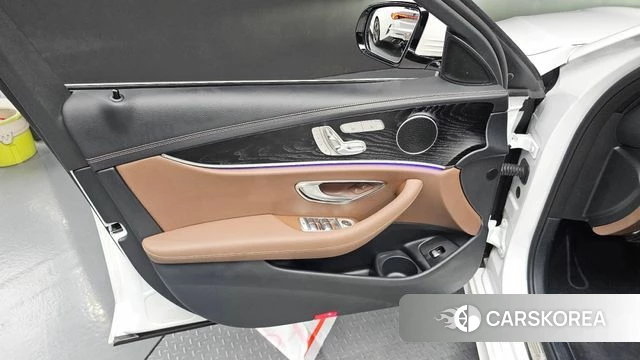 Mercedes-Benz E-Class W213 id 4792530 из Кореи 17