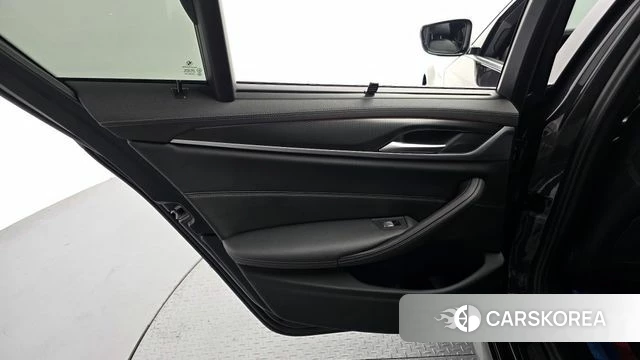 BMW 5 Series (G30) id 4783711 из Кореи 17