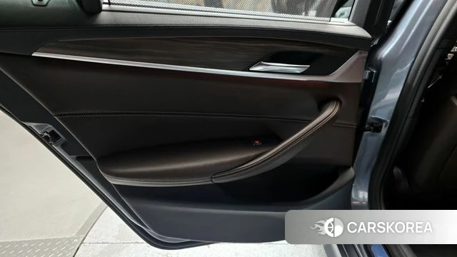 BMW 5 Series (G30) id 4350887 из Кореи 17