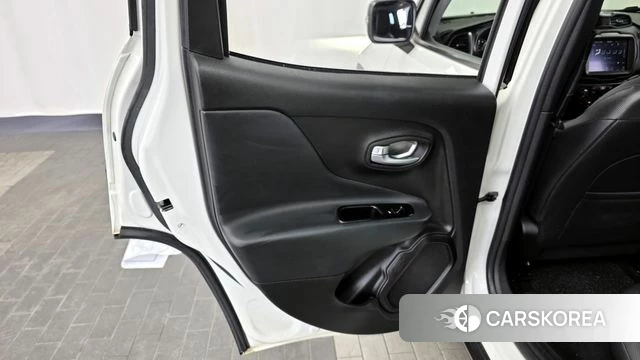 Jeep Renegade id 4377527 из Кореи 17