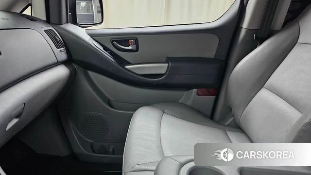 Hyundai The New Grand Starex id 4936746 из Кореи 17