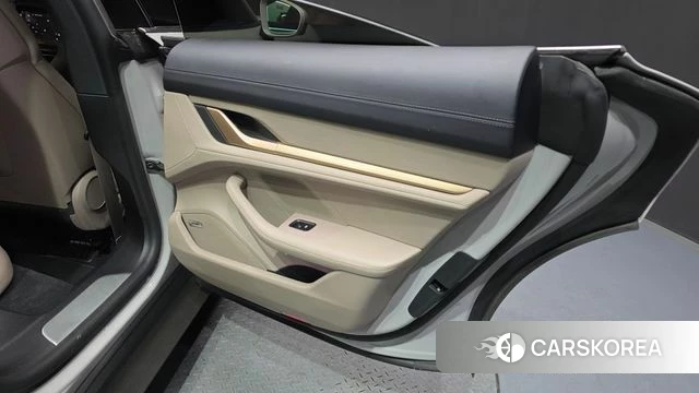 Porsche Taycan id 4201087 из Кореи 17