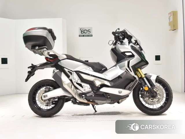 Проданный Honda X-ADV 750 2017 из Японии