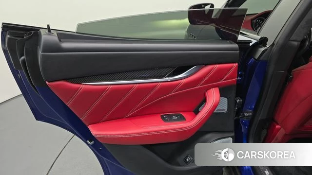 Maserati Levante id 4625176 из Кореи 17