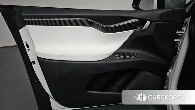 Tesla Model X id 4377974 из Кореи 17