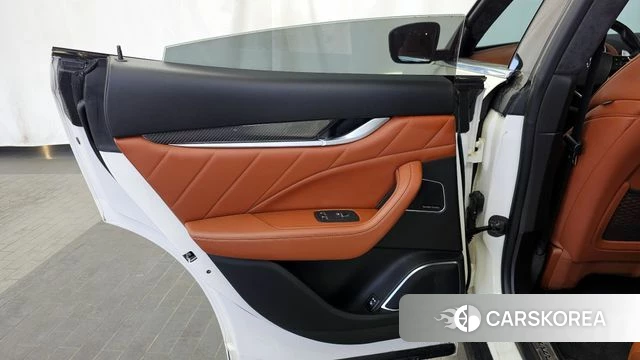 Maserati Levante id 4284972 из Кореи 17