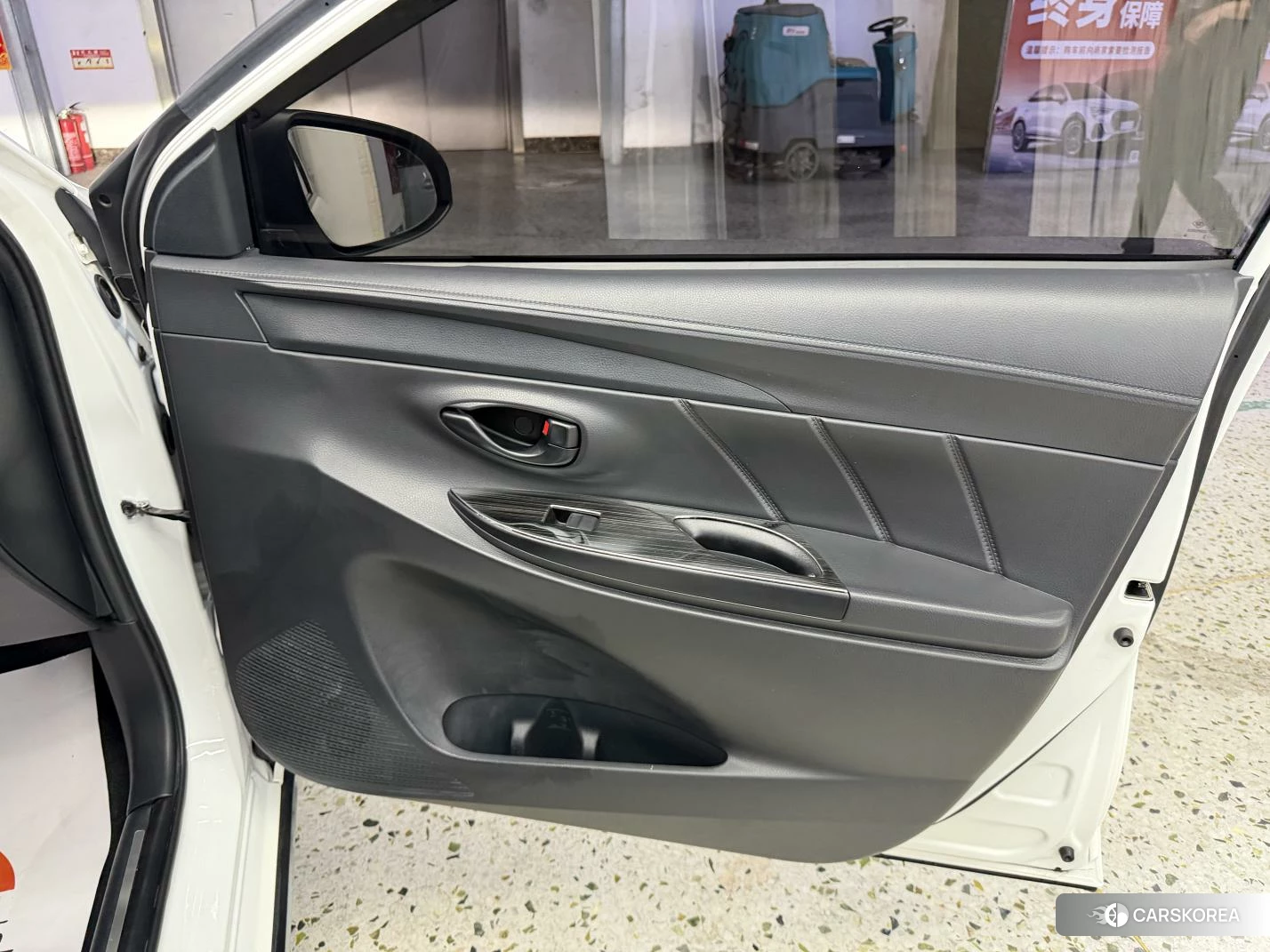 Toyota Yaris L id 4479519 из Китая 17