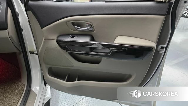 Kia The New Carnival id 4351201 из Кореи 17
