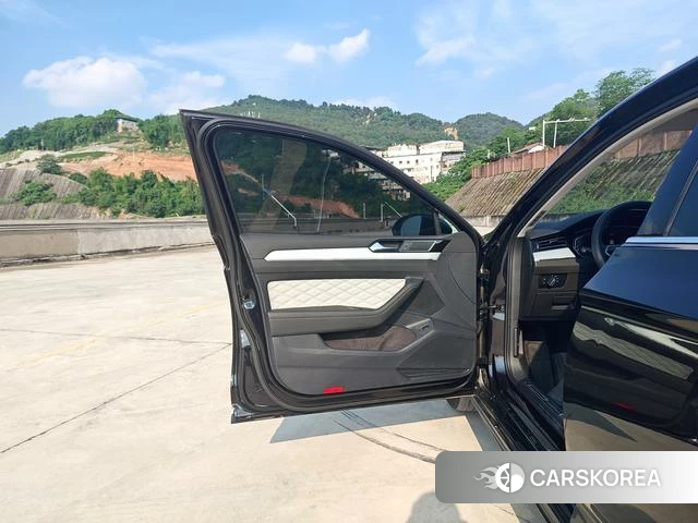 Volkswagen Magotan id 4300325 из Китая 17
