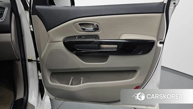 Kia The New Carnival id 4625931 из Кореи 17
