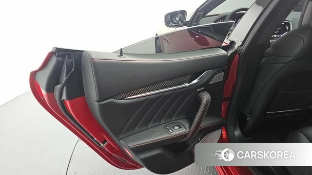 Maserati Ghibli id 4603900 из Кореи 17