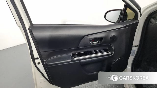 Toyota Prius C id 4285555 из Кореи 17