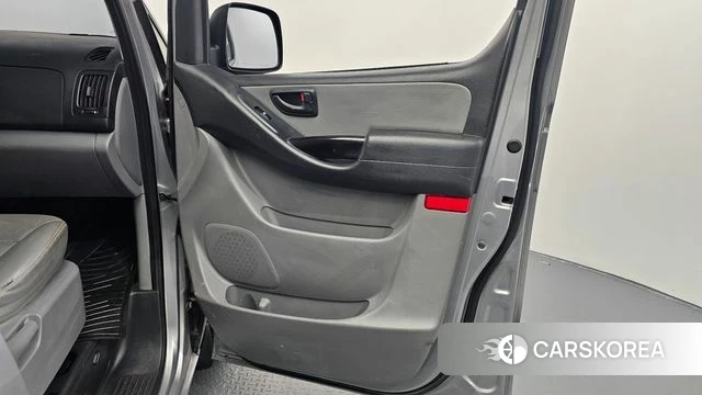 Hyundai The New Grand Starex id 4447420 из Кореи 17