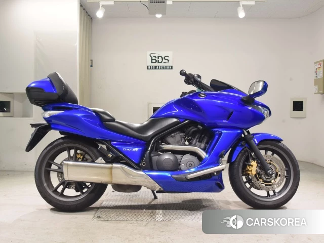 Проданный Honda DN-01 2013 из Японии