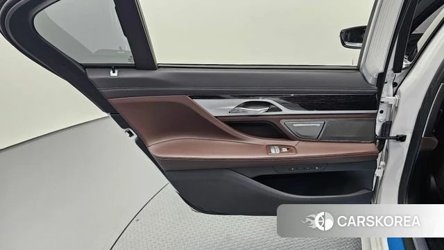 BMW 7 Series (G11) id 4246049 из Кореи 17