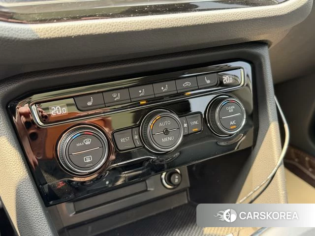 Volkswagen Tiguan L id 4258446 из Китая 17